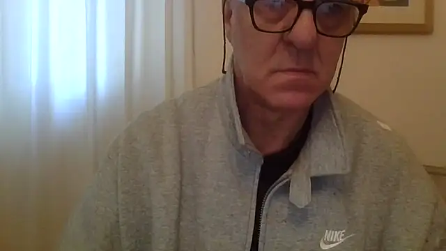 Snapshot of ANONIMO7735 chatting on 02-06-26, 10:51 ANONIMO7735 online show from 02-06-26, 10:51