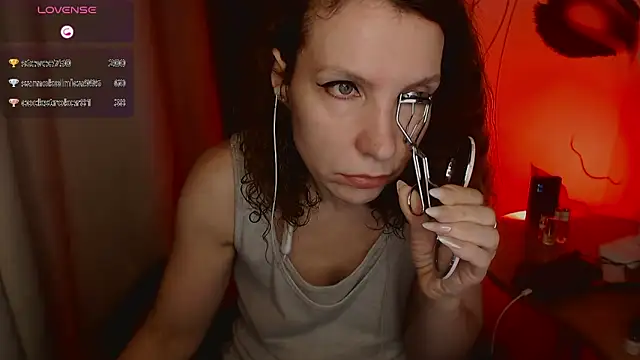 Snapshot of JohansonKatie chatting on 01-09-25, 02:11 JohansonKatie online show from 01-09-25, 02:11