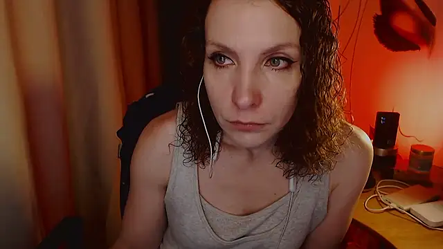 Snapshot of JohansonKatie chatting on 01-31-25, 01:11 JohansonKatie online show from 01-31-25, 01:11