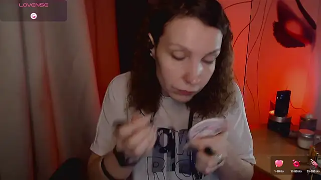 Snapshot of JohansonKatie chatting on 02-08-25, 05:08 JohansonKatie online show from 02-08-25, 05:08