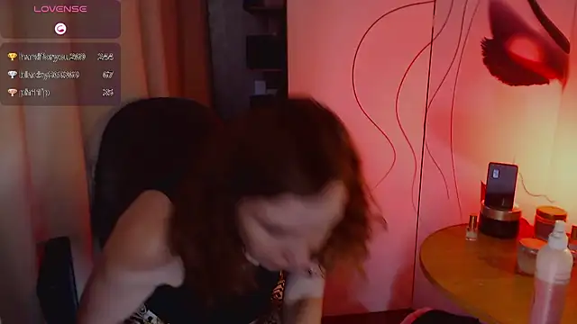 Snapshot of JohansonKatie chatting on 02-10-25, 01:22 JohansonKatie online show from 02-10-25, 01:22