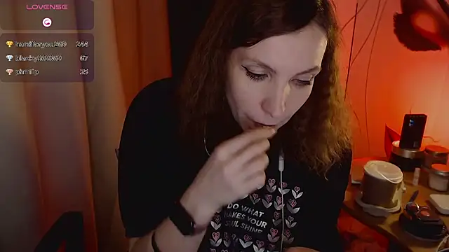 Snapshot of JohansonKatie chatting on 02-11-25, 04:56 JohansonKatie online show from 02-11-25, 04:56