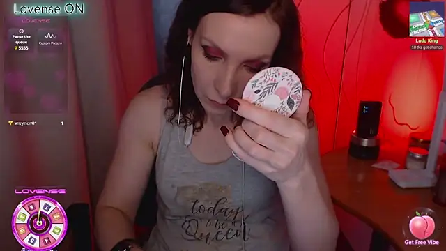 Snapshot of JohansonKatie chatting on 02-16-25, 01:49 JohansonKatie online show from 02-16-25, 01:49