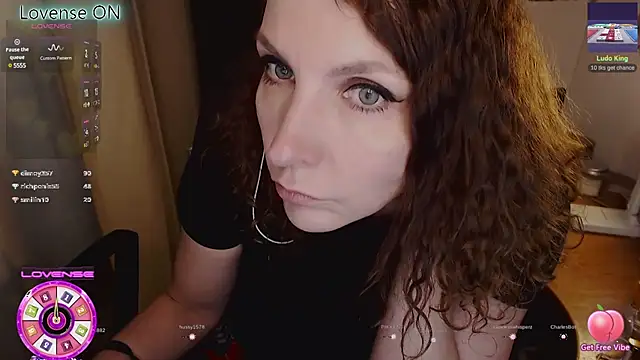 Snapshot of JohansonKatie chatting on 02-25-25, 05:58 JohansonKatie online show from 02-25-25, 05:58