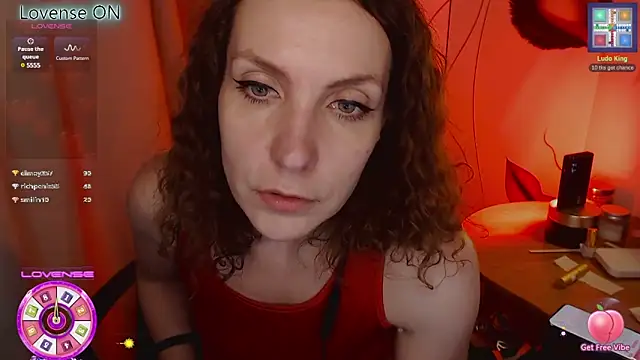 Snapshot of JohansonKatie chatting on 02-26-25, 10:20 JohansonKatie online show from 02-26-25, 10:20