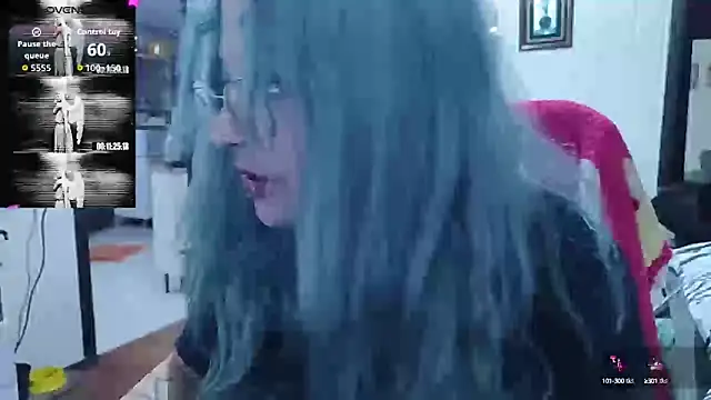 Snapshot of ElfGrey chatting on 09-11-25, 04:45 ElfGrey online show from 09-11-25, 04:45
