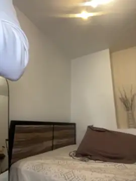 LalieFR online show from 11-30-25, 06:12