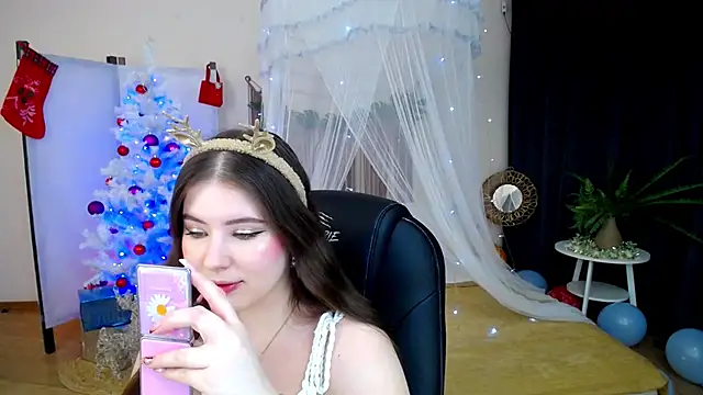 NicoleFoxery online show from 12-23-24, 03:18
