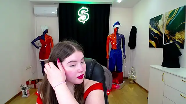 NicoleFoxery online show from 12-24-24, 06:33