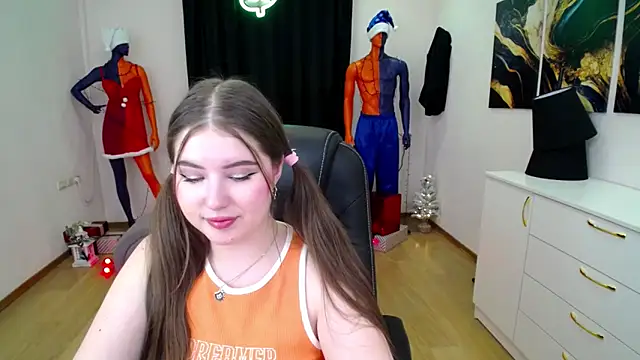 NicoleFoxery online show from 12-30-24, 09:27