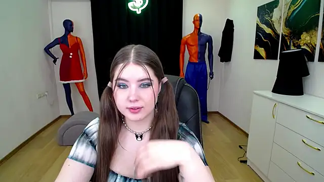 NicoleFoxery online show from 01-20-25, 06:21