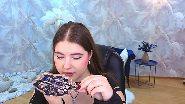 Snapshot of NicoleFoxery chatting on 11-29-25, 06:22 NicoleFoxery online show from 11-29-25, 06:22