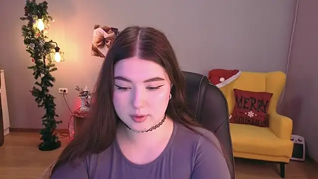 Snapshot of NicoleFoxery chatting on 12-14-25, 06:23 NicoleFoxery online show from 12-14-25, 06:23