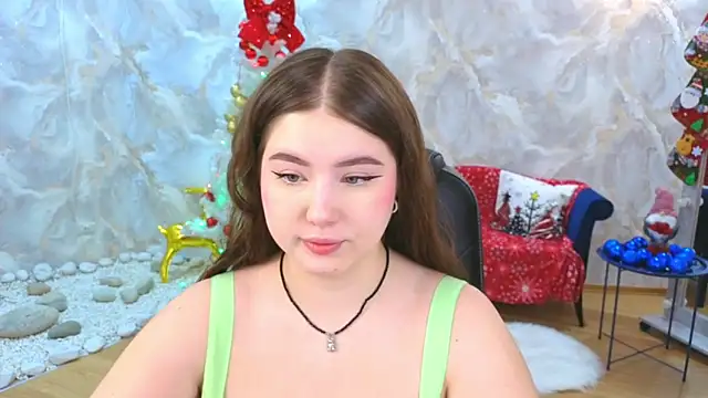 Snapshot of NicoleFoxery chatting on 12-19-25, 06:15 NicoleFoxery online show from 12-19-25, 06:15