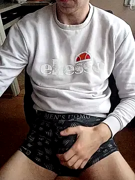 MlodyDres online show from 01-06-25, 08:46