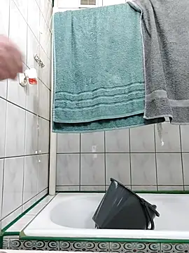 MlodyDres online show from 10-07-25, 06:43