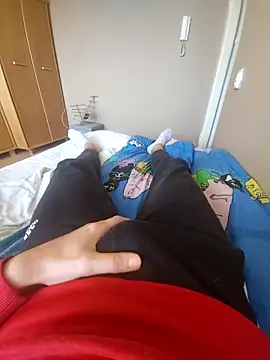 MlodyDres online show from 10-19-25, 08:26