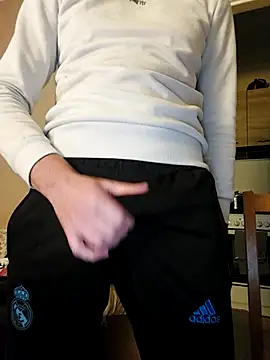 MlodyDres online show from 10-24-25, 06:37