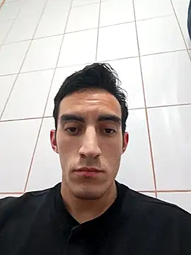 Snapshot of TommyMomentum chatting on 11-06-25, 05:08 TommyMomentum online show from 11-06-25, 05:08