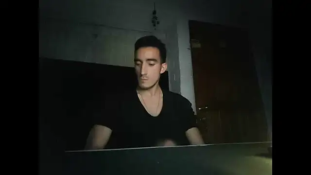 Snapshot of TommyMomentum chatting on 11-25-25, 06:57 TommyMomentum online show from 11-25-25, 06:57