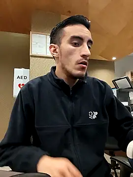 Snapshot of TommyMomentum chatting on 11-29-25, 07:11 TommyMomentum online show from 11-29-25, 07:11