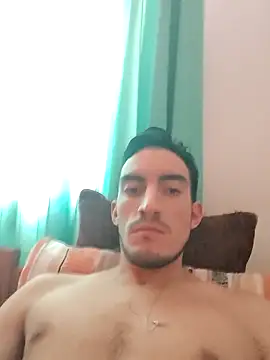 Snapshot of TommyMomentum chatting on 11-30-25, 05:06 TommyMomentum online show from 11-30-25, 05:06