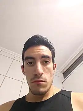 Snapshot of TommyMomentum chatting on 12-22-25, 04:53 TommyMomentum online show from 12-22-25, 04:53