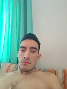 Snapshot of TommyMomentum chatting on 01-09-26, 10:11 TommyMomentum online show from 01-09-26, 10:11