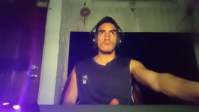 Snapshot of TommyMomentum chatting on 01-15-26, 07:46 TommyMomentum online show from 01-15-26, 07:46