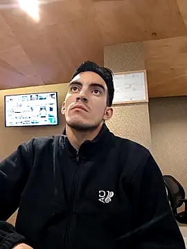 Snapshot of TommyMomentum chatting on 03-07-26, 03:58 TommyMomentum online show from 03-07-26, 03:58