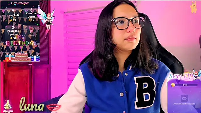 Snapshot of Luniverse chatting on 01-04-25, 11:17 Luniverse online show from 01-04-25, 11:17