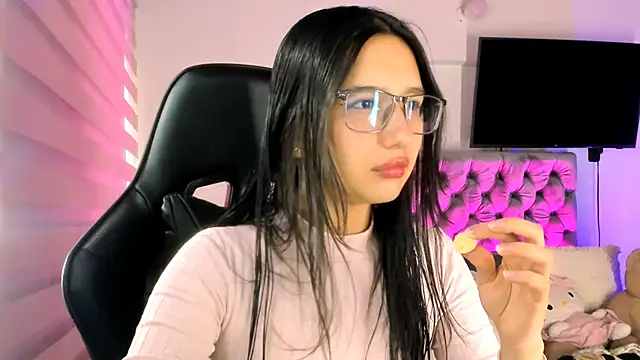 Snapshot of Luniverse chatting on 11-10-25, 06:40 Luniverse online show from 11-10-25, 06:40