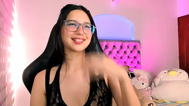 Snapshot of Luniverse chatting on 11-26-25, 07:37 Luniverse online show from 11-26-25, 07:37