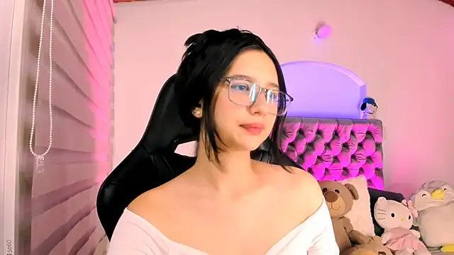 Snapshot of Luniverse chatting on 12-01-25, 08:36 Luniverse online show from 12-01-25, 08:36