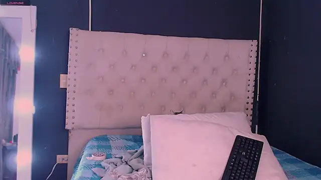 valen thompson online show from 12-31-24, 01:26