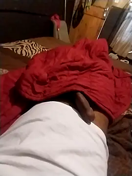 Snapshot of Dennis0847 chatting on 12-18-25, 04:40 Dennis0847 online show from 12-18-25, 04:40