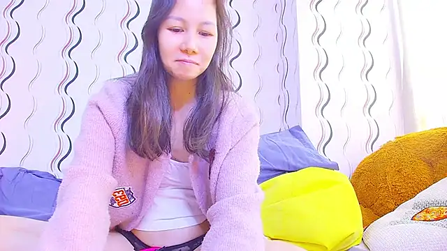 Snapshot of Asiannina chatting on 01-02-25, 07:12 Asiannina online show from 01-02-25, 07:12