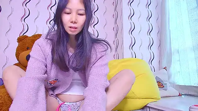 Snapshot of Asiannina chatting on 02-19-25, 03:17 Asiannina online show from 02-19-25, 03:17