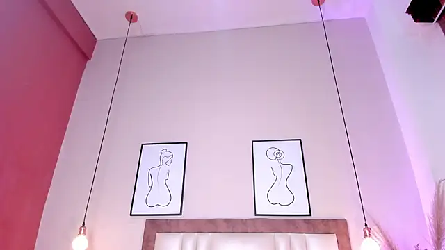 Snapshot of JupiteFox chatting on 12-19-25, 01:01 JupiteFox online show from 12-19-25, 01:01