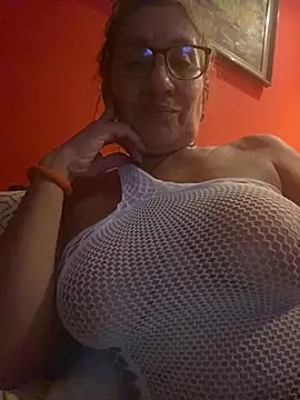 camelia3 online show from 12-30-24, 02:31