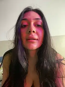 LaanaCooper online show from 02-05-25, 12:17