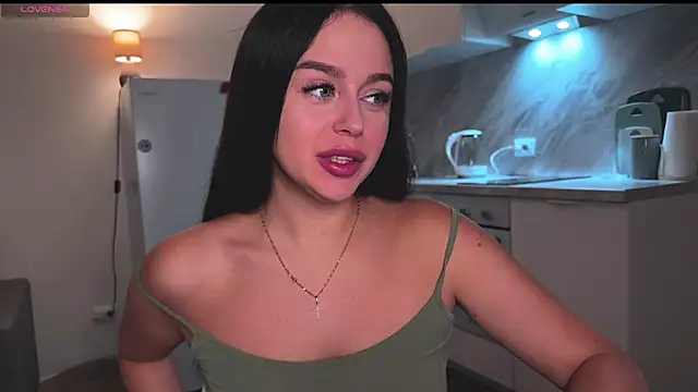 Snapshot of Megan_Nilson chatting on 12-17-24, 11:16 Megan Nilson online show from 12-17-24, 11:16