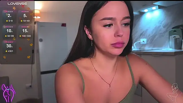 Snapshot of Megan_Nilson chatting on 12-18-24, 02:21 Megan Nilson online show from 12-18-24, 02:21