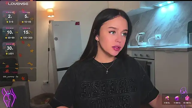 Snapshot of Megan_Nilson chatting on 12-18-24, 09:51 Megan Nilson online show from 12-18-24, 09:51