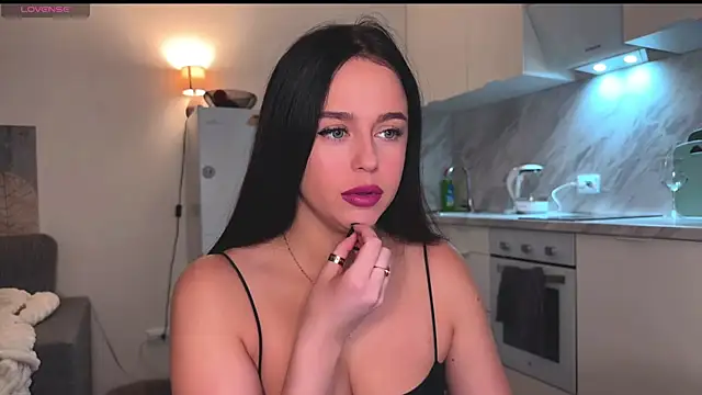 Snapshot of Megan_Nilson chatting on 01-05-25, 06:35 Megan Nilson online show from 01-05-25, 06:35