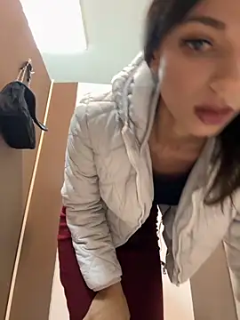  MiaQueen  online show from 10-31-25, 09:49