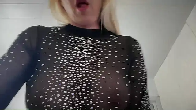 Reyna63 online show from 11-04-25, 07:02