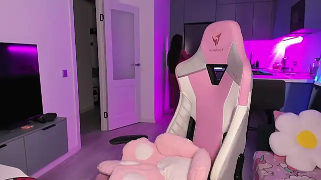 Snapshot of wow_lovie chatting on 10-10-25, 05:12 wow lovie online show from 10-10-25, 05:12