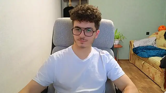 Remy Miles online show from 12-15-25, 01:15