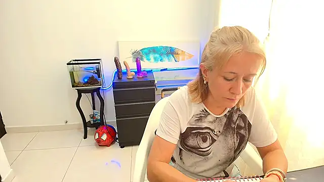 Naty Stone online show from 10-20-25, 06:41